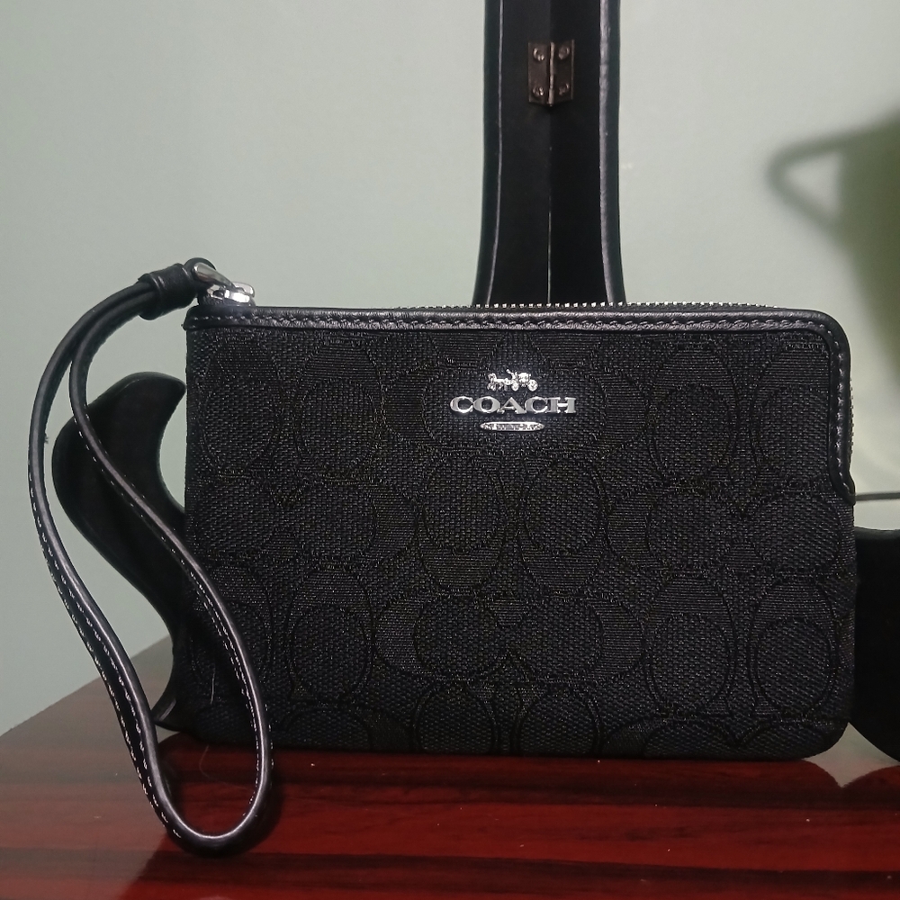 NWT Coach Black Jacquard Wristlet